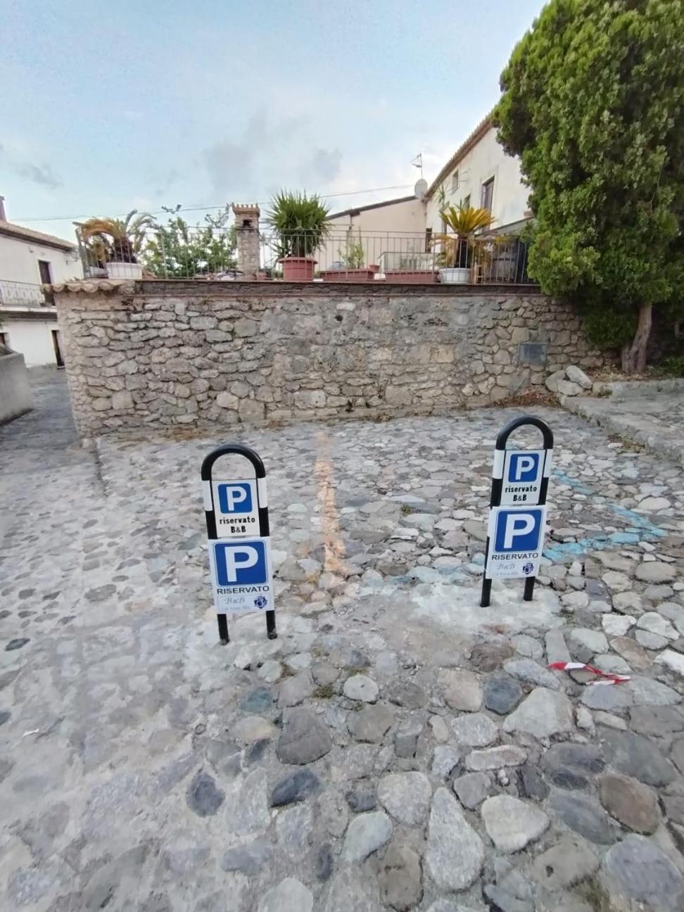 La Rosa Blu Bed and Breakfast Gerace Εξωτερικό φωτογραφία