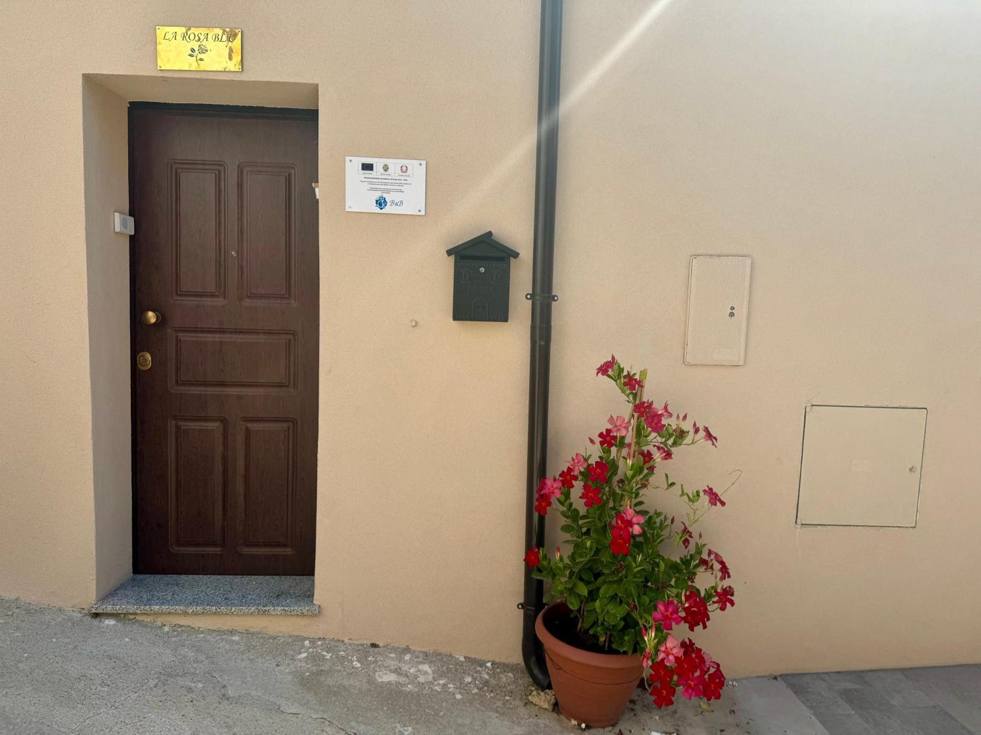 La Rosa Blu Bed and Breakfast Gerace Εξωτερικό φωτογραφία
